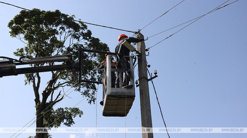 За ночь электроснабжение восстановлено в 140 населенных пунктах Гомельской области