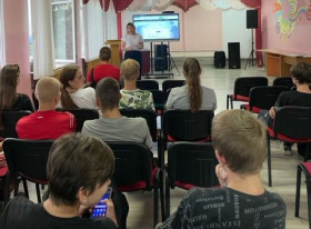 8 августа с ребятами учащимися в ГУО «СШ №2 г. Чечерска» и не только, прошло профориентационное мероприятие с использованием нового цифрового сервиса – «Шаг в профессию»