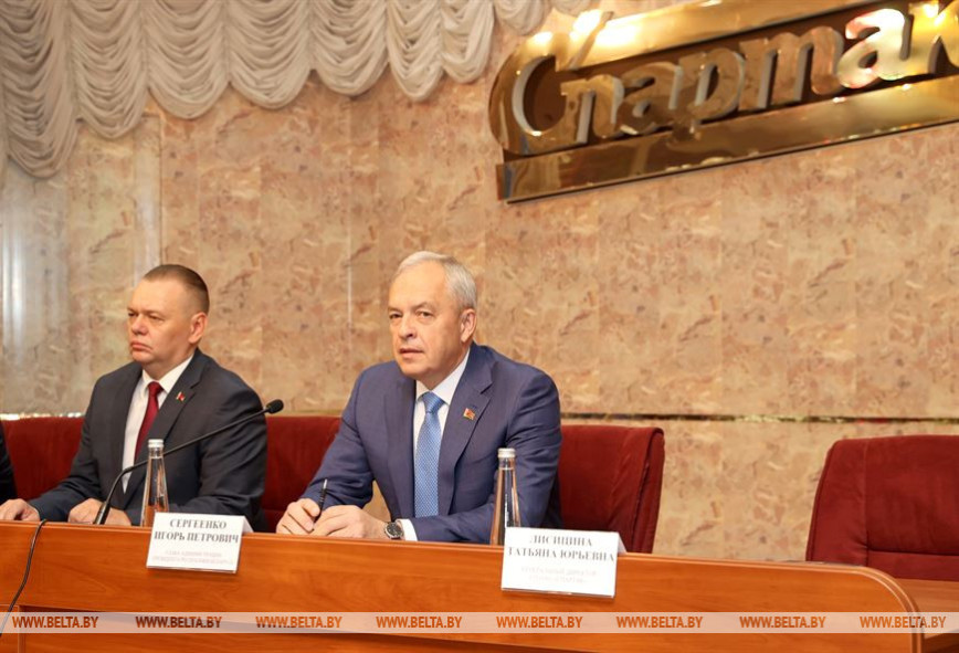 Сергеенко пригласил актив Гомельской области представить идеи создания памятника народному единству