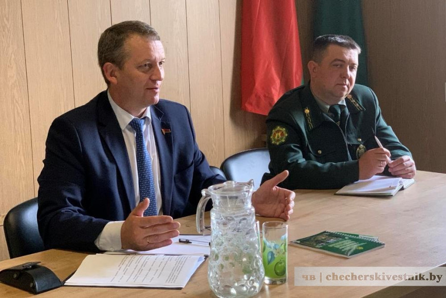 Глава Чечерского района встретился с трудовым коллективом Рудня-Бартоломеевского лесничества