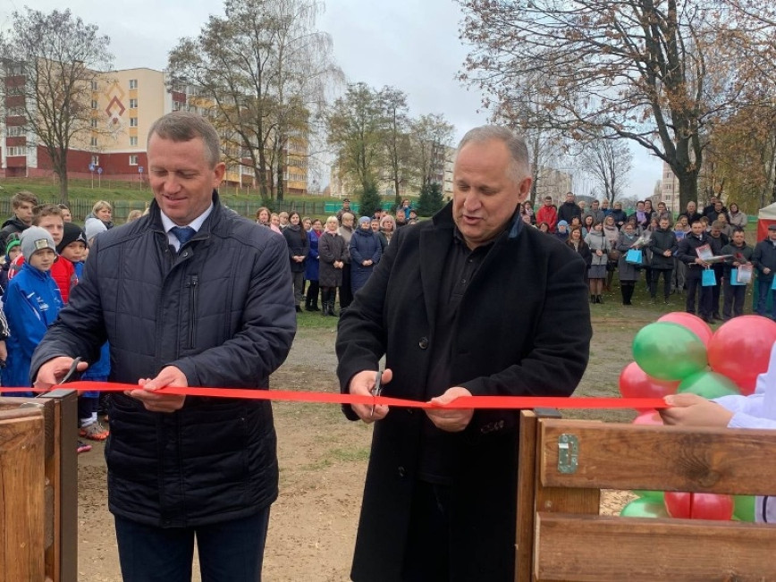 В Чечерске открыли мини-футбольное поле в рамках проекта «БОНФЕСТО-детям»