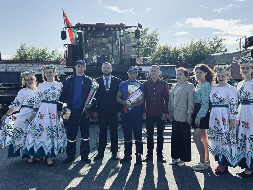 На Чечерщине в хозяйстве «Вознесенск» определился первый экипаж-тысячник на жатве‑2026