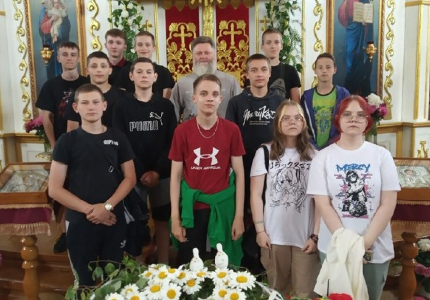 Об истории церкви, Дне Святого Духа и памяти Евфросинии Полоцкой: Чечерским школьникам провели экскурсию в храме Преображения Господня