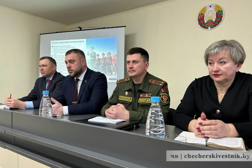 Оборонная мощь и патриотизм: открытый диалог с коллективом КЖУП “Чечерское”