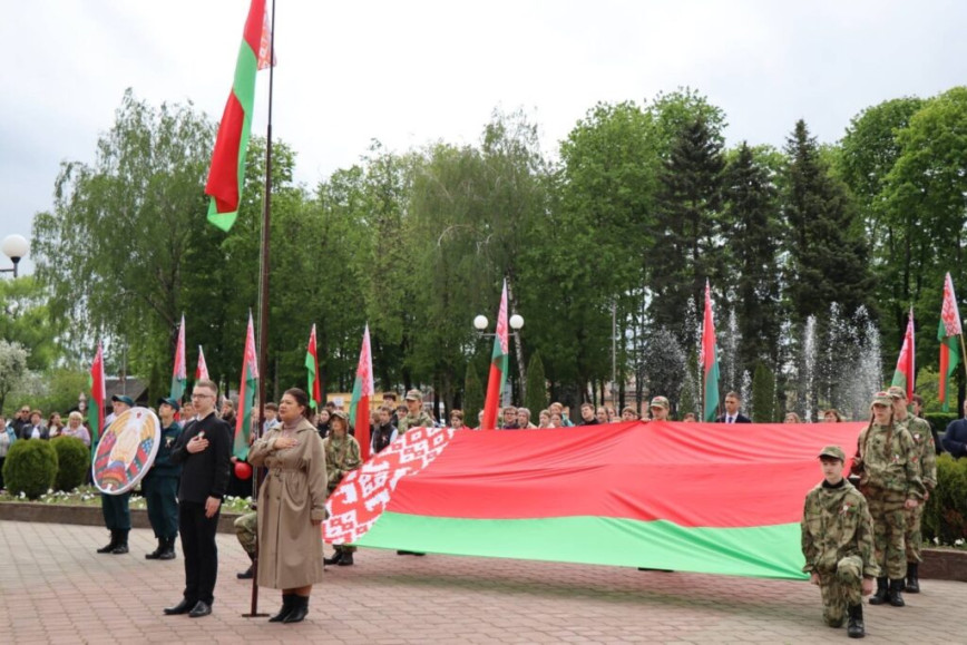 В Чечерске прошло торжественное собрание, посвященное госсимволам