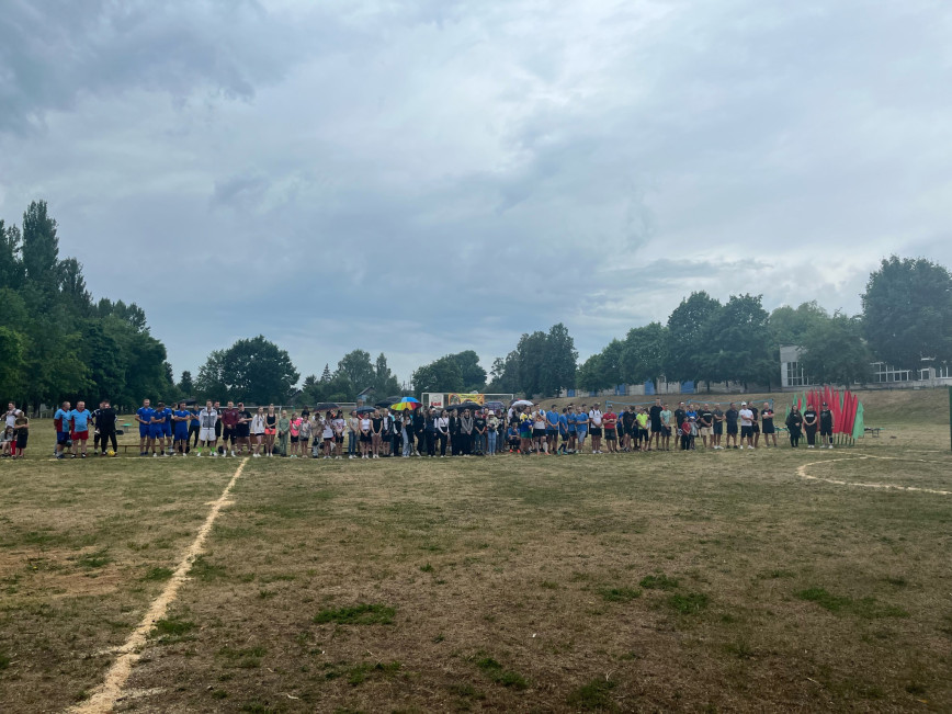 У нядзелю на стадыёне Чачэрскага тэхкаледжа прайшло вялікае спартыўнае мерапрыемства "Чачэрск OPEN", прысвечанае Дню моладзі і студэнцтва