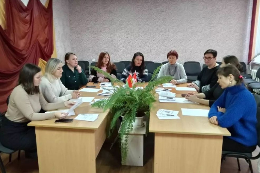 Напярэдадні Дня інвалідаў на базе ТЦСАН прайшоў круглы стол на тэму "Міжведамаснае ўзаемадзеянне па арганізацыі пераходу выпускнікоў ЦКРНіР у ТЦСАН"